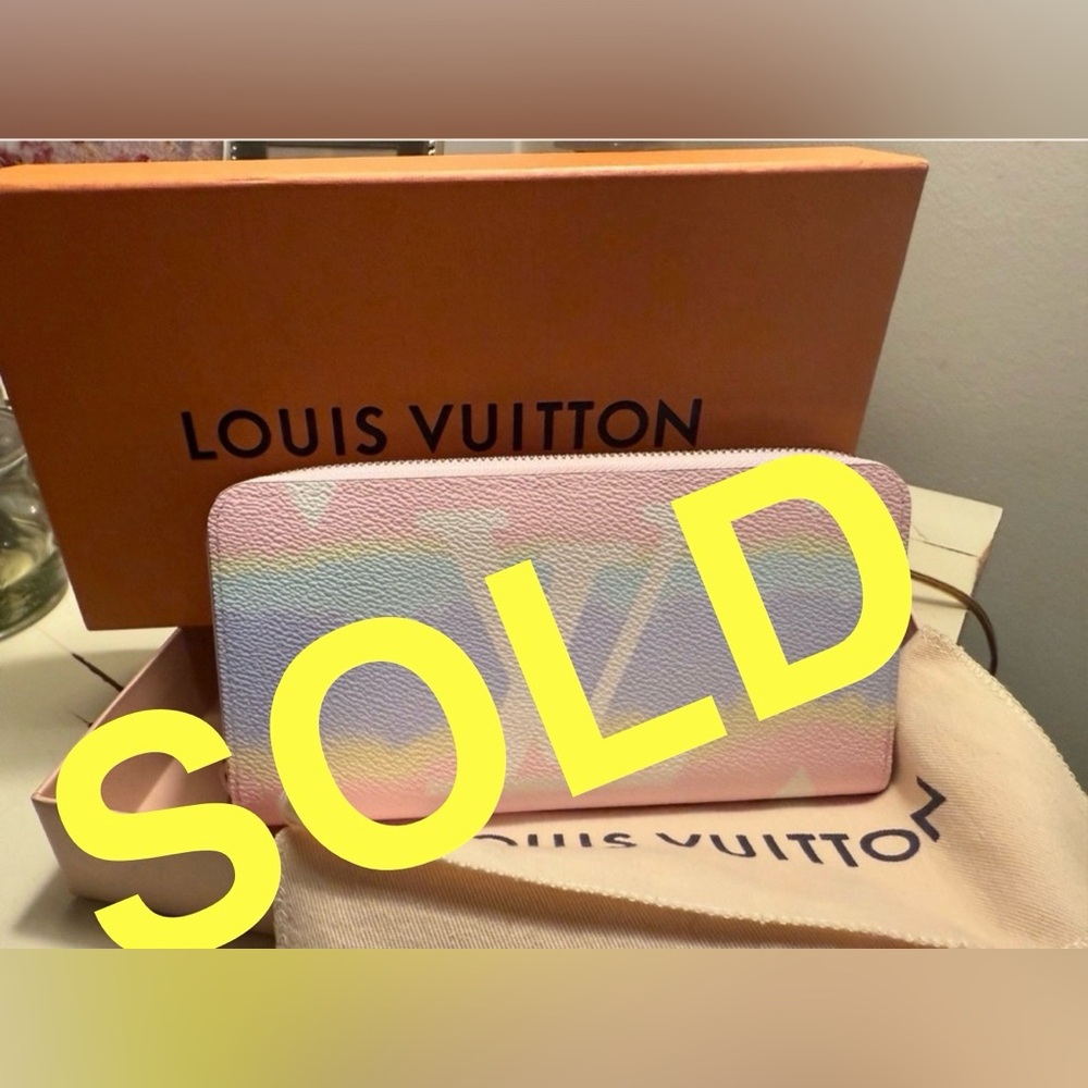 SOLD LOUIS VUITTON LV Escale Used Zippy Long Wallet Leather Pastel Pink - Picture 1 of 13